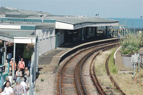 Ryde Esplanade Railway Station (RYD) - The ABC Railway Guide