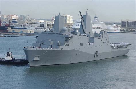 USS San Antonio (LPD-17) - Wikipedia, the free encyclopedia | United states navy ships, Navy ...