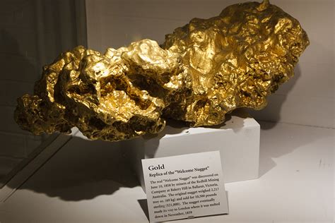 Golden glory: Australia's biggest gold nuggets - Australian Geographic