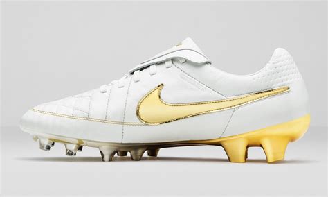 Nike Tiempo Ronaldinho Returns - "Touch of Gold" - Soccer Cleats 101