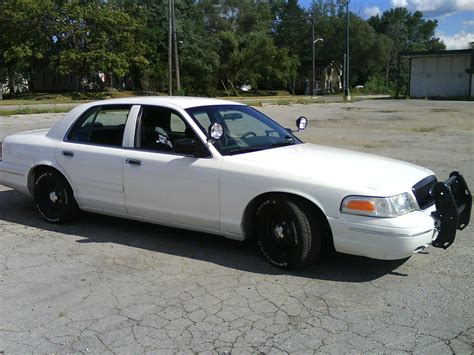 Ford Crown Victoria Police Interceptor P71 Police Package:picture # 10 ...