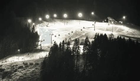 What is Night Skiing? (A Beginners Guide) - Alpine Coasters