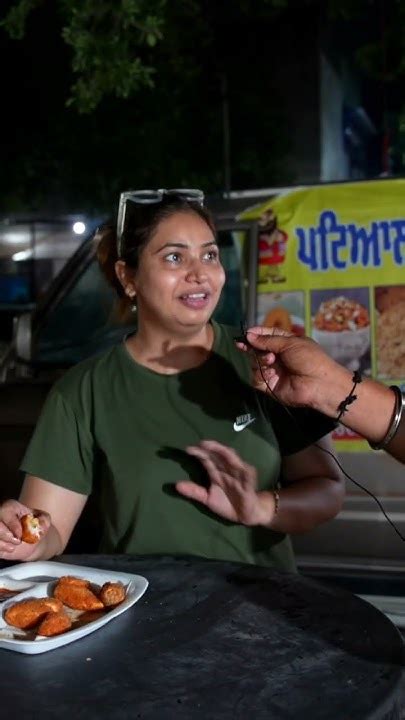 Momos Ludhiana Best | Indian Street Food | Feedey Street - YouTube