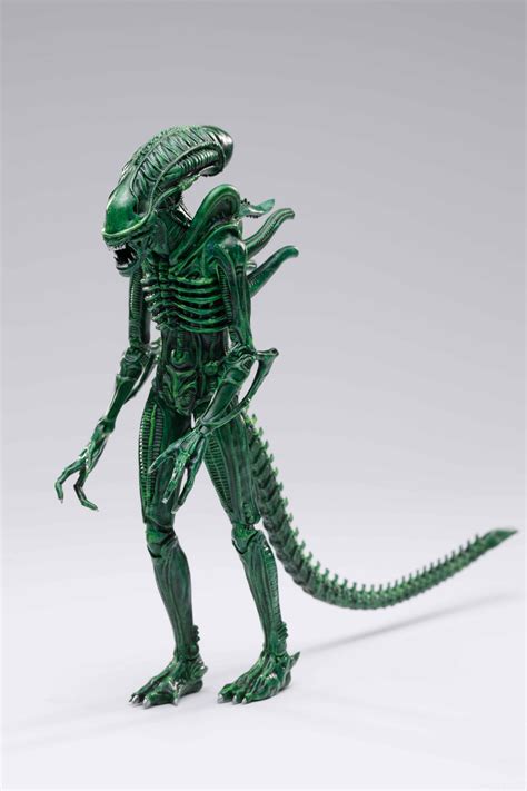 NECA Aliens Ultimate Alien Warrior (Brown) 7 Action Figure ...