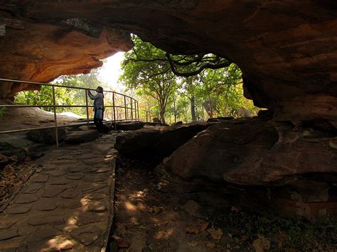 The Bhimbetka Rock Shelters and Art of Prehistoric India - Brewminate: A Bold Blend of News and ...