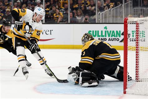 Bruins clinch playoff spot as Jeremy Swayman makes his Game 1 case ...