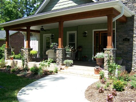 Nice craftsman door and timbers. | Craftsman porch, Craftsman style porch, Craftsman house