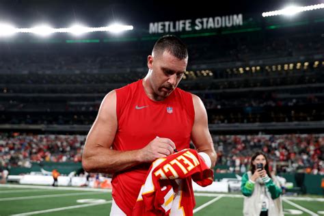 NFL Fans React To Travis Kelce's Postgame Admission Sunday - The Spun