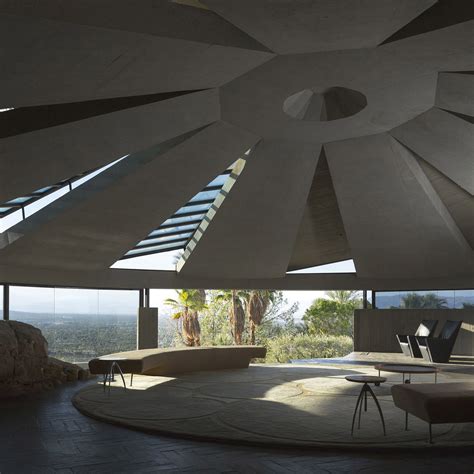 John Lautner’s concrete domed Elrod House overlooks Coachella Valley ...