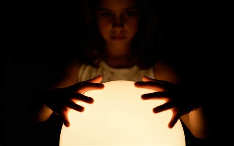 AskNow.com | Articles | Psychics & Mediums | Signs of a Clairvoyant Child