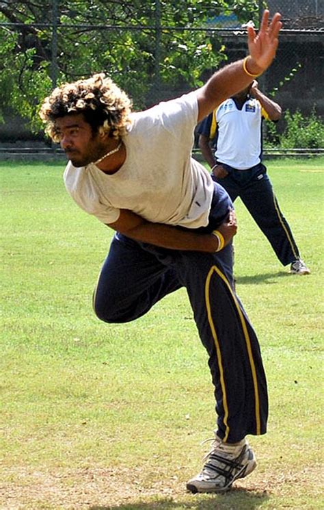 Lasith Malinga swings into action | ESPNcricinfo.com