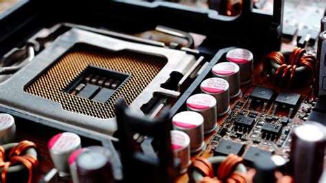 14 Different Components of a Motherboard Explained - BinaryTides