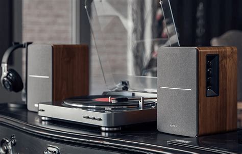 Best Turntable Speakers 2021: Top Record Player Speakers