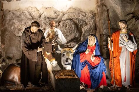 Vatican unveils Nativity scene honoring St. Francis of Assisi and ...