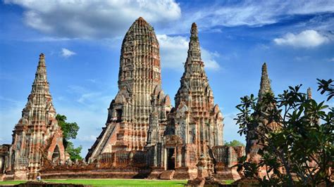 Visit 10 Most Incredible Temples in Thailand