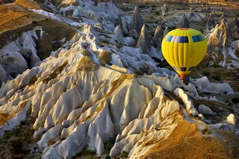 Too Beautiful To Be Real? 16 Surreal Landscapes Found On Earth