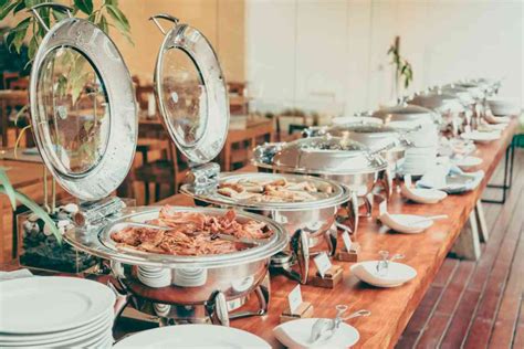 14 Buffet Etiquette Do’s and Dont’s