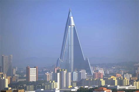 Ryugyong Hotel: North Korea's Doomed Pyongyang Hotel - Curious Atlas