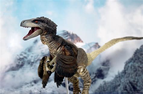 Dromaeosaurus Action Figure | Creative Beast Studio