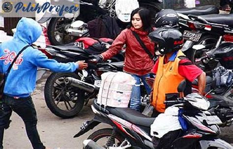 √ Gaji Tukang Parkir Motor 2024 : Resmi & Tidak Resmi (Liar)