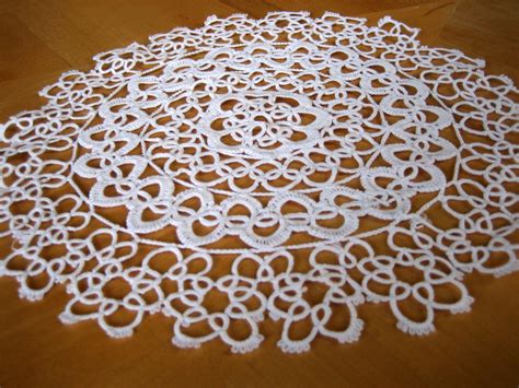 White Tatting Lace Round Doily 10"