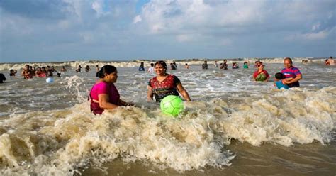 Digha beach returning to normalcy as tourism reopens; minimal crowd spotted