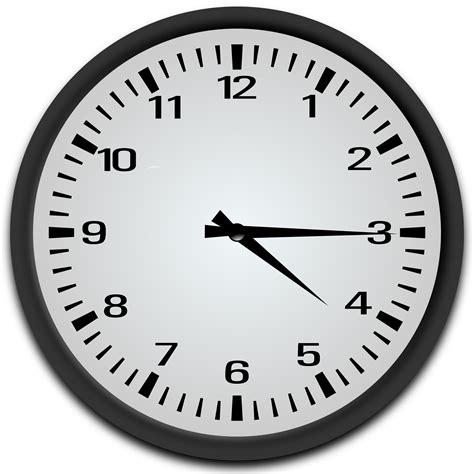 Clipart - Quarter past 4 o'clock