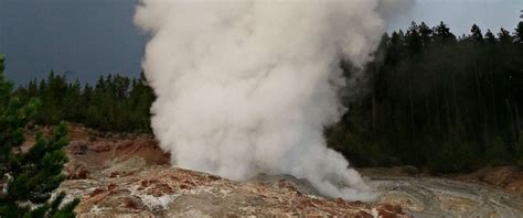 World's tallest active geyser erupts 3 times in past 6 weeks in Yellowstone - ABC News