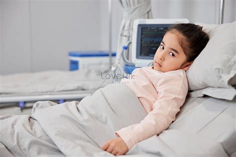 Little Girl Sick In Hospital Picture And HD Photos | Free Download On Lovepik