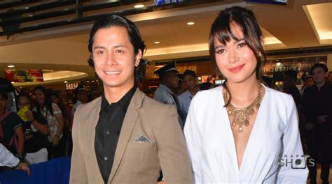 Bela Padilla & JC Santos look lovely in their movie's red carpet ...