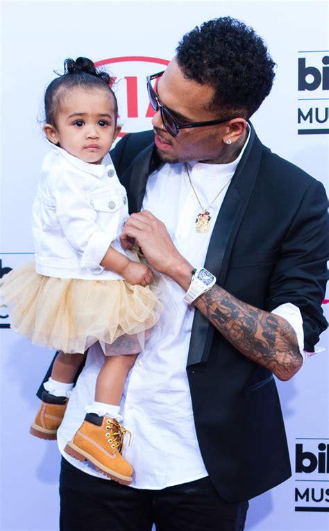 Chris Brown & Daughter Royalty on the 2015 Billboard Music Awards Red ...