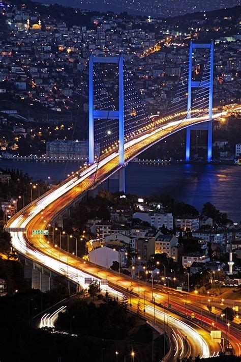 Bosphorus Bridge, Istanbul, Turkey. - World Travel