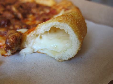 Review: Pizza Hut - 3-Cheese Stuffed Crust Pizza