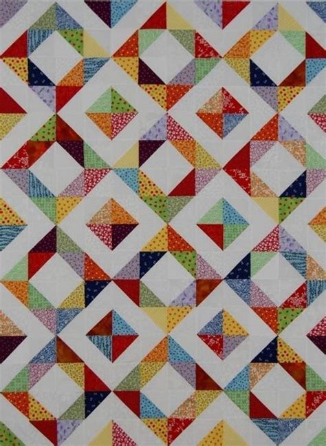 Baby Lattice Quilt | Bluprint | Triangle quilt pattern, Half square ...