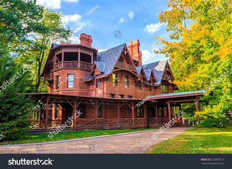 62 Mark Twain House Images, Stock Photos & Vectors | Shutterstock