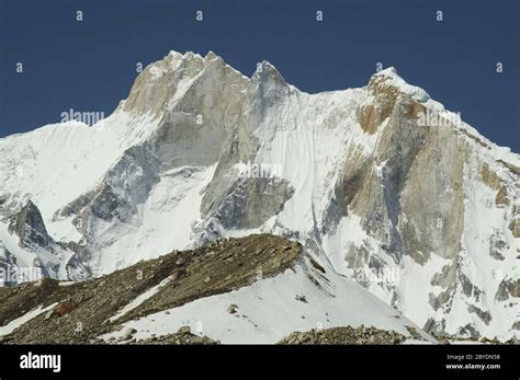 Meru peak climber hi-res stock photography and images - Alamy