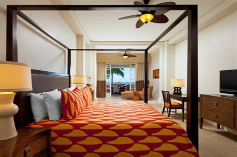 Luxury Waikiki Hotel Rooms | Royal Hawaiian Resort