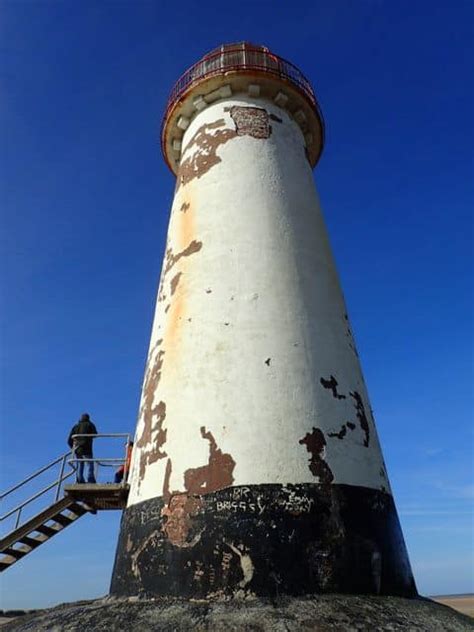 Gauging Distance from Point of Ayr Lighthouse - The Natural Navigator