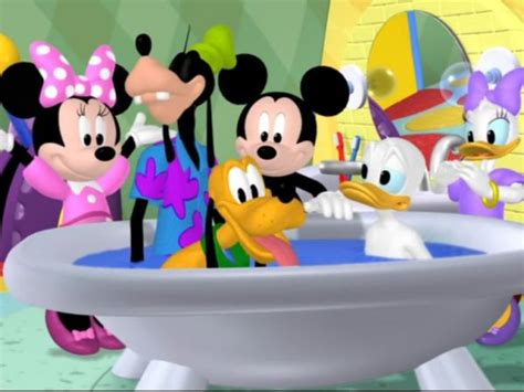 Watch: Taking a bath can get rid of the hiccups | Mickey Mouse Clubhouse