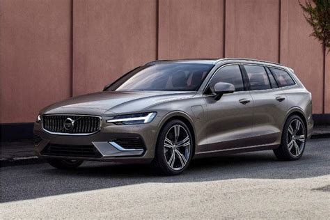 Volvo V60 Cross Country Revealed