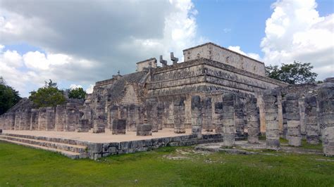 Chichen Itza Mayan pyramid ruins : Yucatan Mexico | Visions of Travel