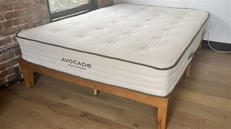 Avocado Green Mattress review 2023 - Kowatek