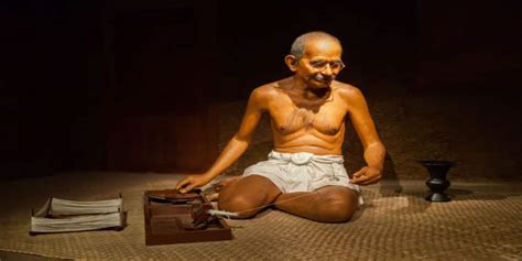 2 Minute Speech on the Mahatma Gandhi - 10 Lines, Short and Long Speech