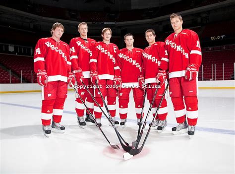 senior pictures ideas for HOCKEY PLAYERS | ... 2009-10 Wisconsin ...