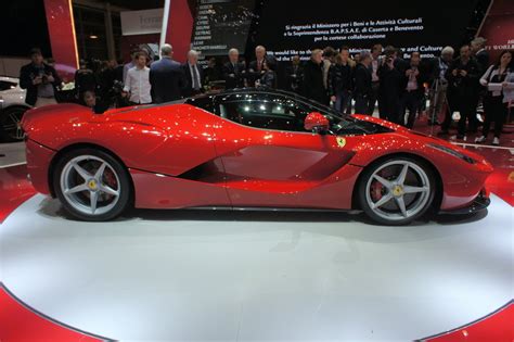 New LaFerrari is la hybrid (pictures) - CNET