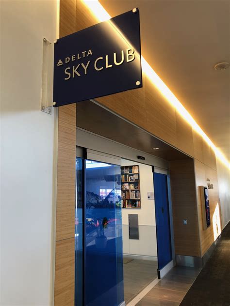 Review: Delta Sky Club Los Angeles (LAX) - Live and Let's Fly