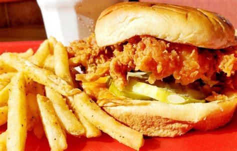 Why Popeyes Fried Chicken Sandwich Went Viral - The Trippy Life