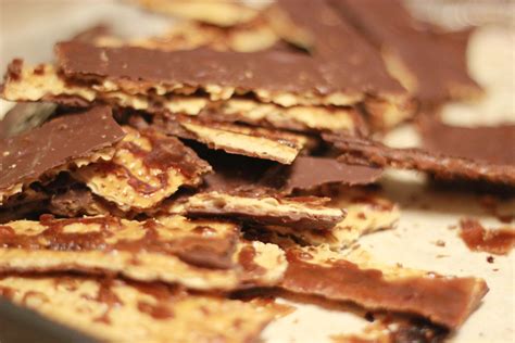 Kathleen's Confections: Chocolate Toffee Matzoh
