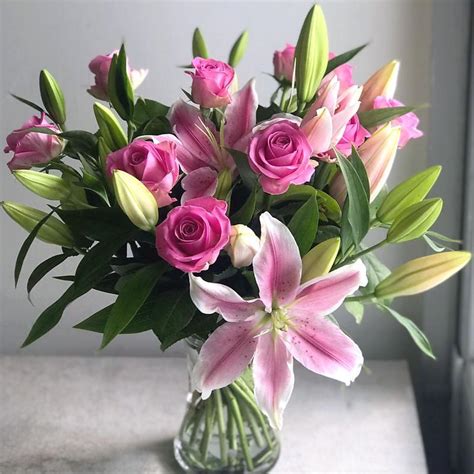 Rose & Lily Bouquet | Fresh Flowers | Free UK Delivery