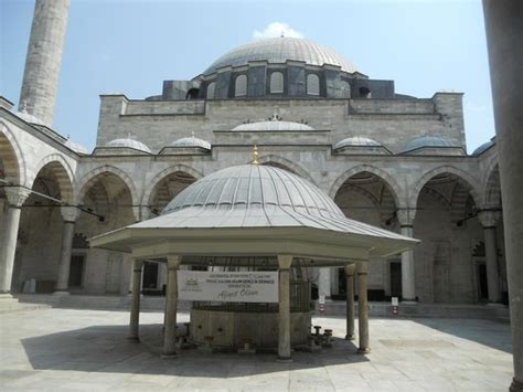 Yavuz Sultan Selim Mosque (Istanbul) - Tripadvisor